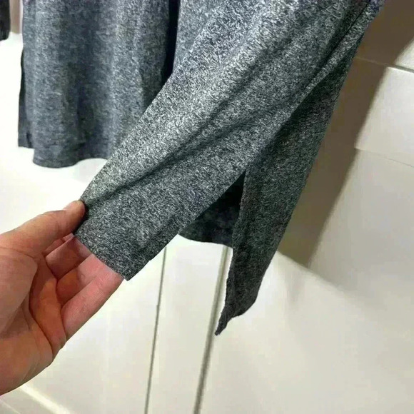 Abercrombie & Fitch Charcoal Gray Long sleeve tshirt xs/s - Picture 5 of 8